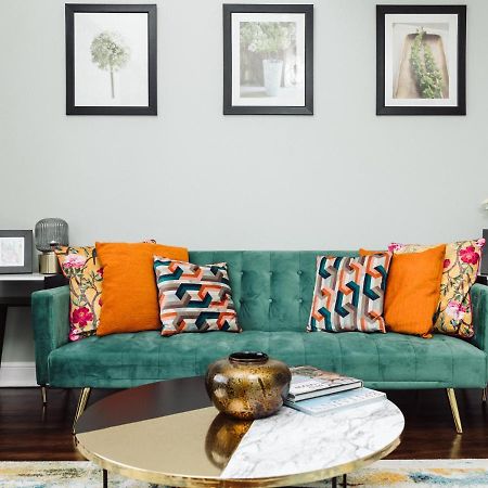 Beautiful Apartment In Guildford With Parking Send Eksteriør billede