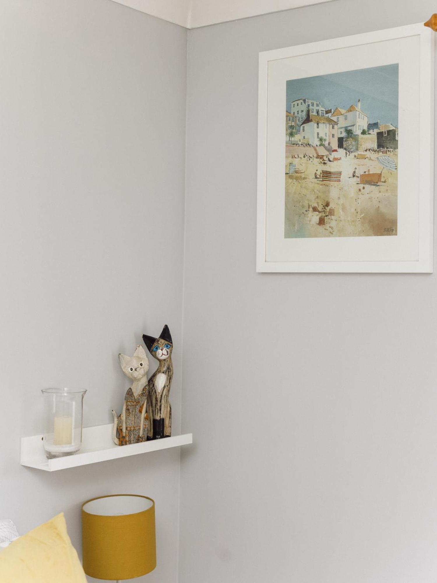 Beautiful Apartment In Guildford With Parking Send Eksteriør billede