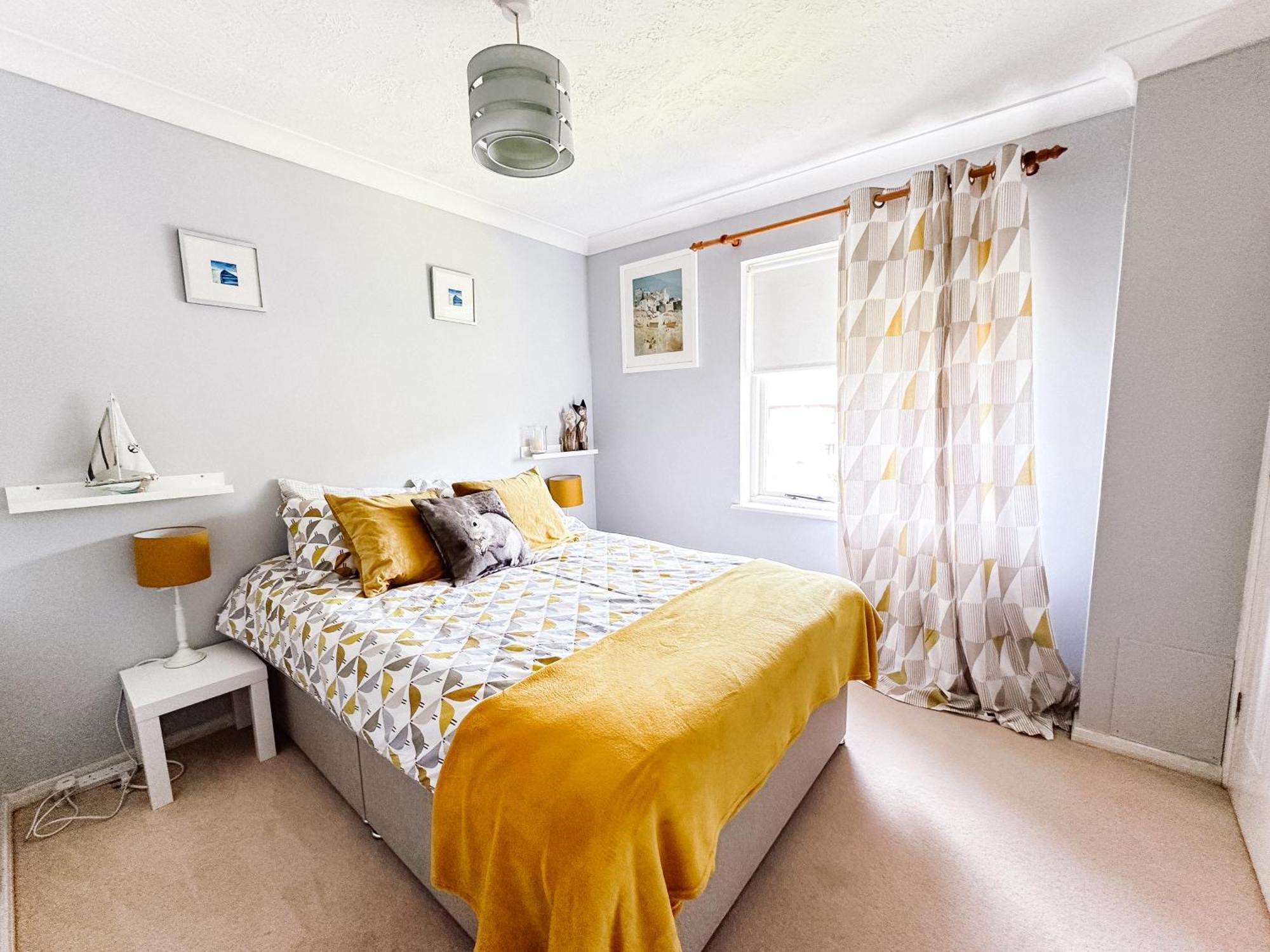 Beautiful Apartment In Guildford With Parking Send Eksteriør billede